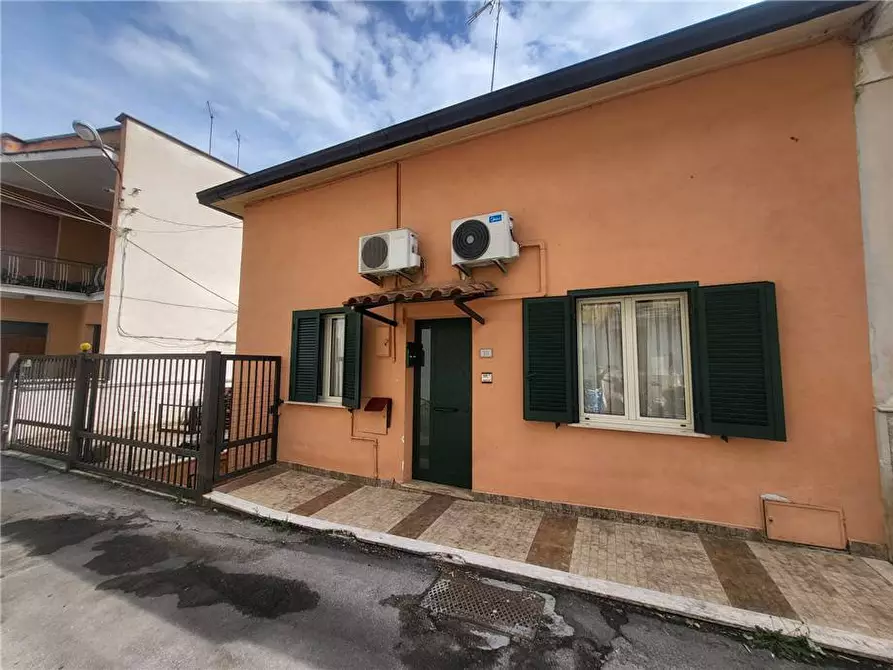 Immagine 1 di Villa in vendita  in Via Canalello, 14 a Pontecorvo