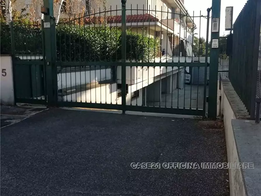 Immagine 1 di Garage in vendita  a Ciampino