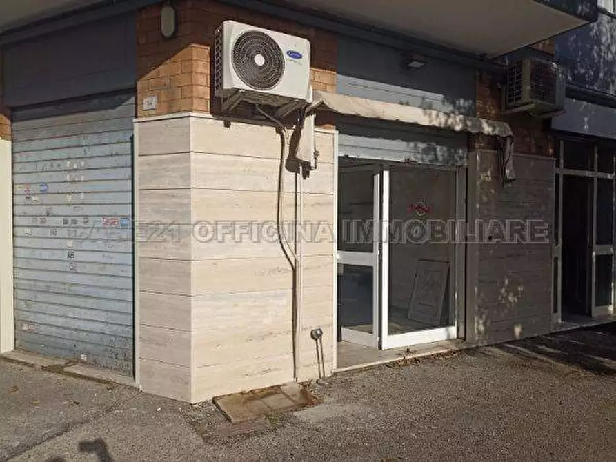 Immagine 1 di Attività commerciale in vendita  a Ciampino