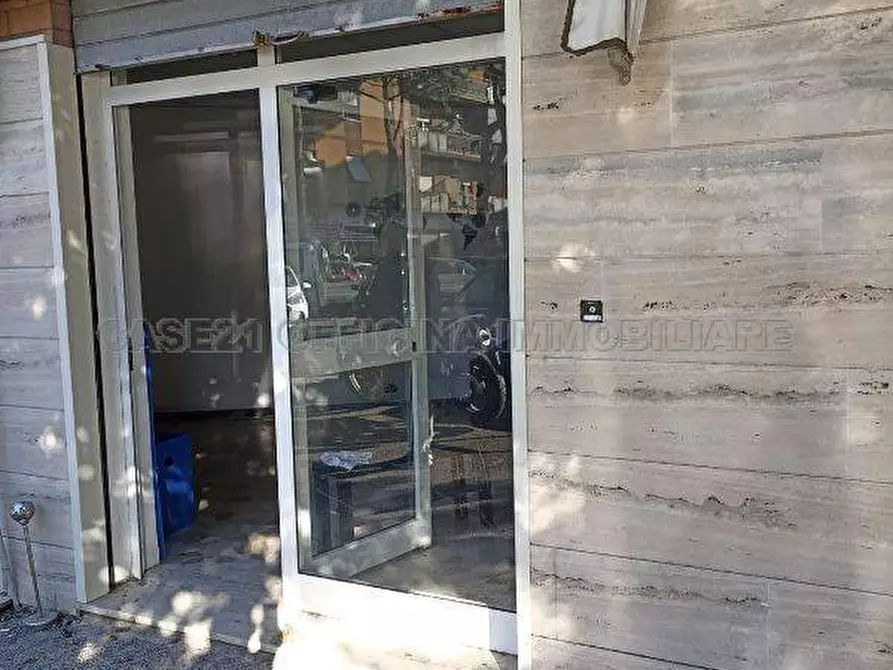 Immagine 2 di Attività commerciale in vendita  a Ciampino