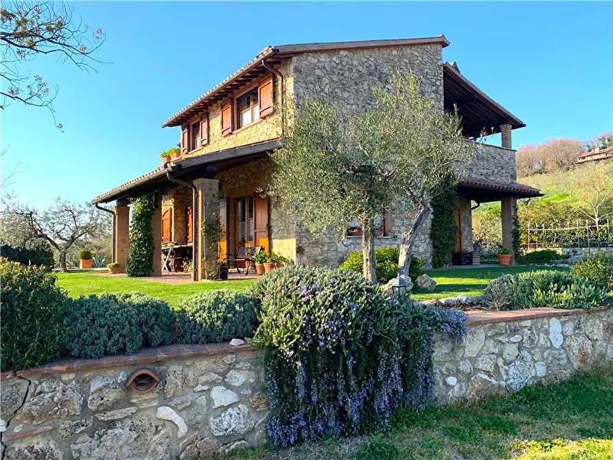 Immagine 10 di Rustico / casale in vendita  in Via LORETO, 1 a Todi