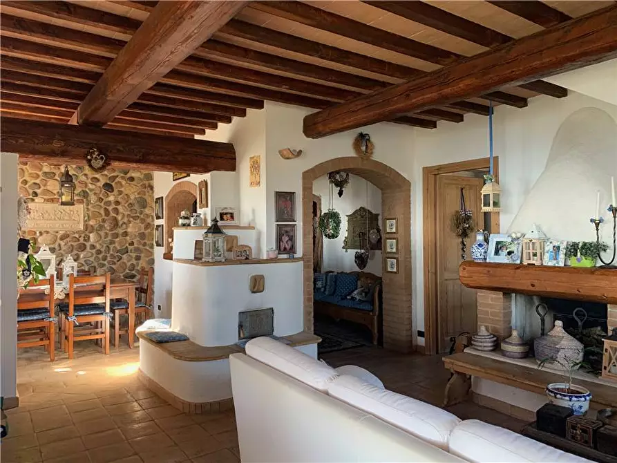 Immagine 14 di Rustico / casale in vendita  in Via LORETO, 1 a Todi