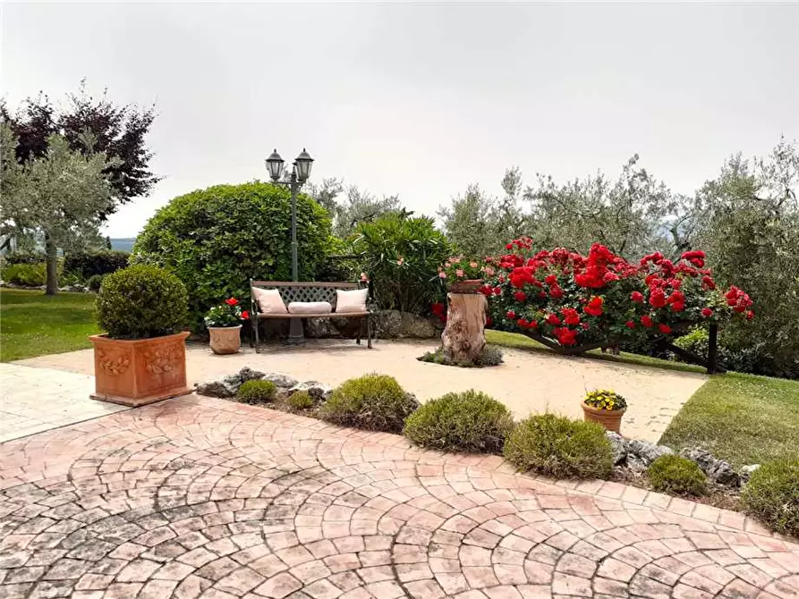 Immagine 18 di Rustico / casale in vendita  in Via LORETO, 1 a Todi