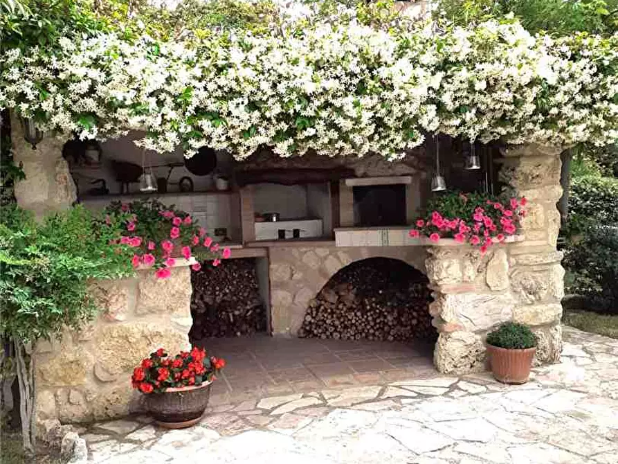 Immagine 2 di Rustico / casale in vendita  in Via LORETO, 1 a Todi