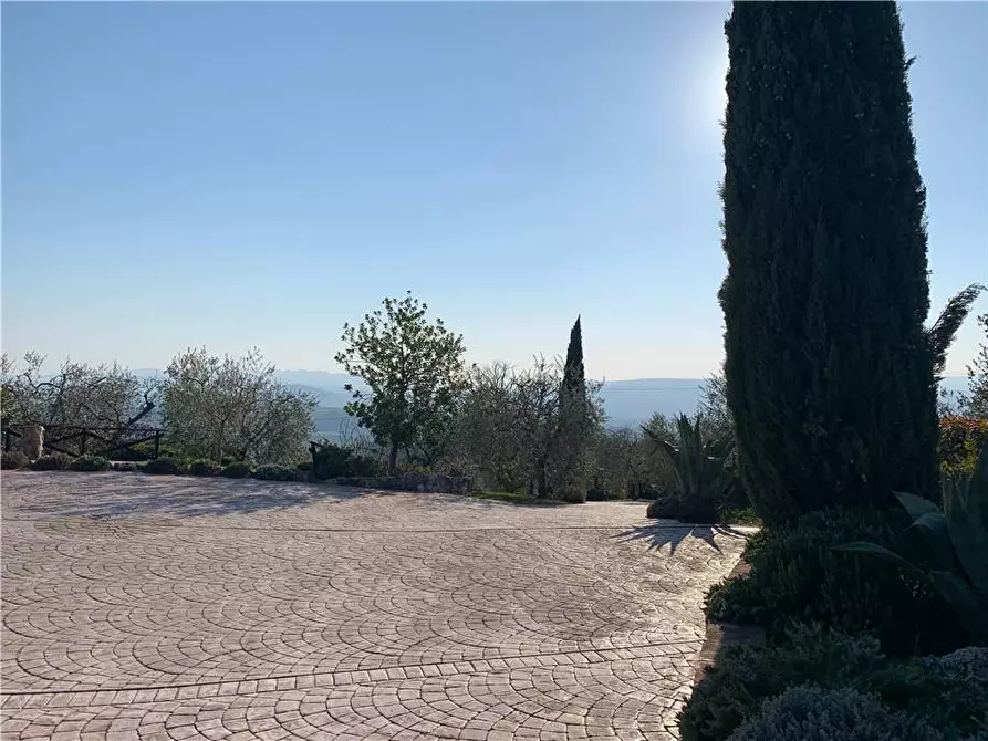 Immagine 23 di Rustico / casale in vendita  in Via LORETO, 1 a Todi