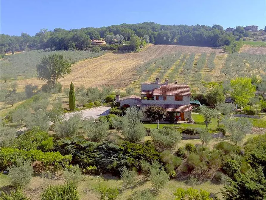 Immagine 24 di Rustico / casale in vendita  in Via LORETO, 1 a Todi