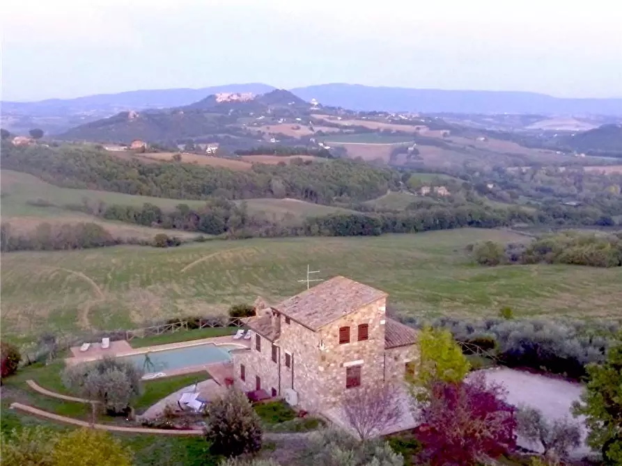 Immagine 1 di Rustico / casale in vendita  in Voc. Canonica Vecchia, 74/F a Todi