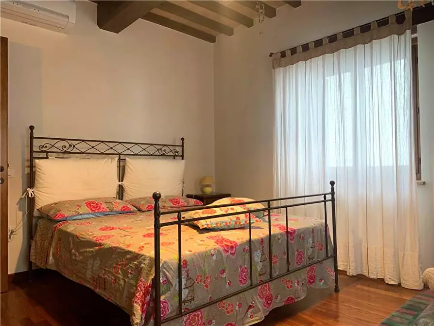 Immagine 10 di Rustico / casale in vendita  in Voc. Canonica Vecchia, 74/F a Todi