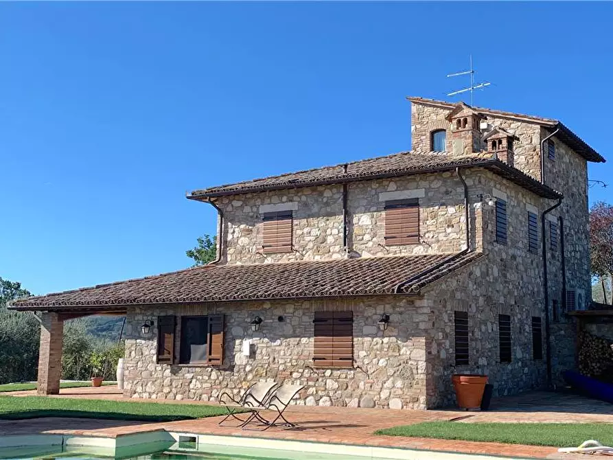 Immagine 2 di Rustico / casale in vendita  in Voc. Canonica Vecchia, 74/F a Todi