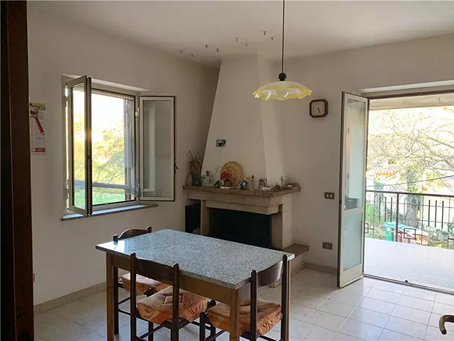 Immagine 7 di Casa bifamiliare in vendita  in Loc. Viepri a Massa Martana