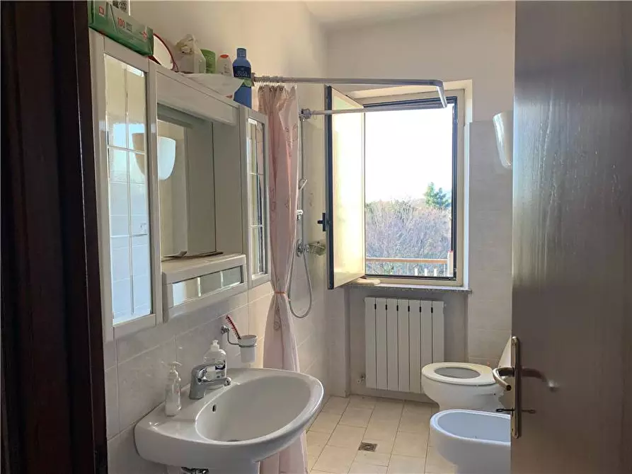 Immagine 8 di Casa bifamiliare in vendita  in Loc. Viepri a Massa Martana