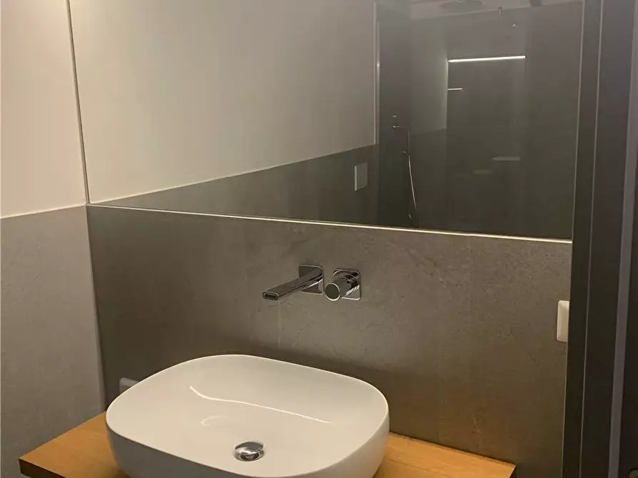 Immagine 15 di Stabile in vendita  in Via G. Garibaldi, 9 a Gualdo Cattaneo