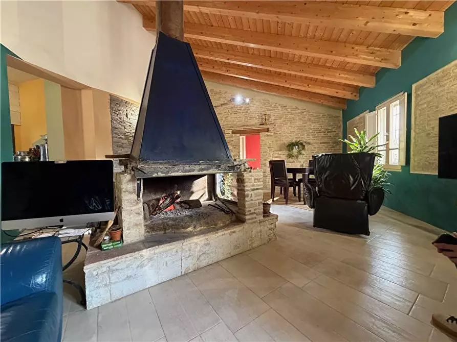 Immagine 11 di Rustico / casale in vendita  in Voc. Selva, 11 a Marsciano