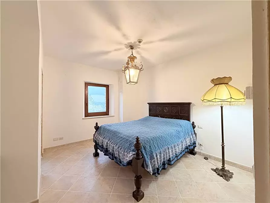 Immagine 21 di Rustico / casale in vendita  in Via Loretto, 6 a Todi