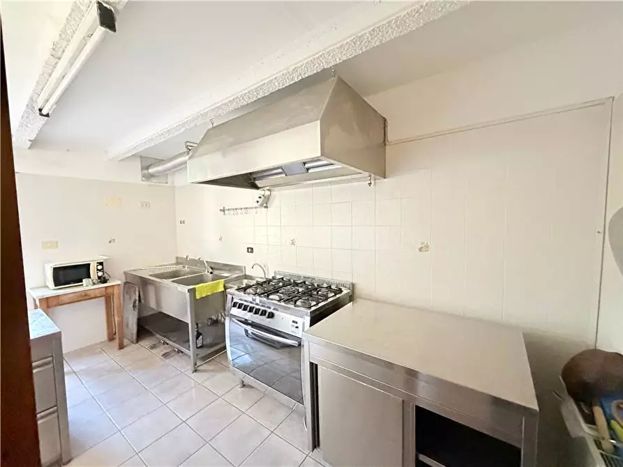 Immagine 13 di Villa in vendita  in Voc. Selvetta a Cannara