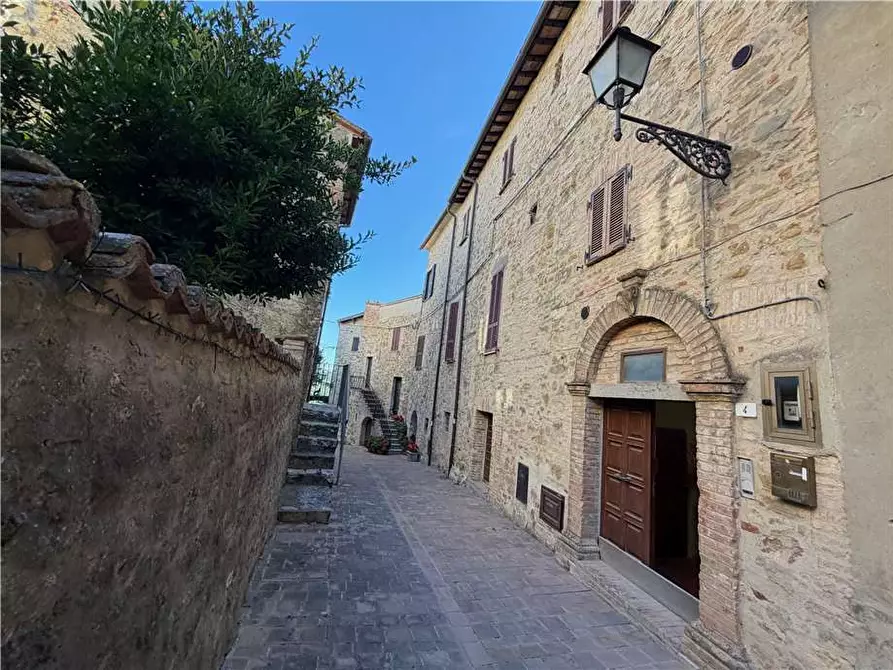 Immagine 1 di Stabile in vendita  in Via Saragano a Gualdo Cattaneo