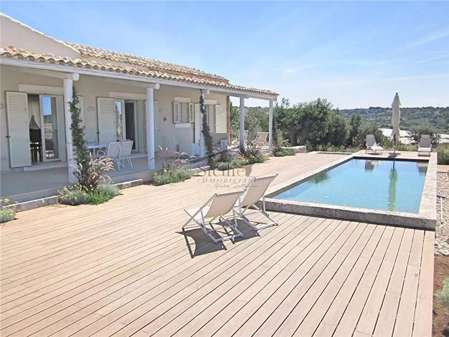 Immagine 2 di Villa in vendita  a Scicli