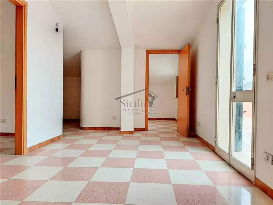 Immagine 1 di Appartamento in vendita  a Scicli