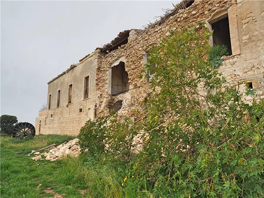 Immagine 12 di Stabile in vendita  a Modica