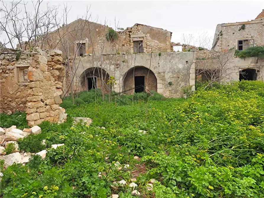 Immagine 9 di Stabile in vendita  a Modica