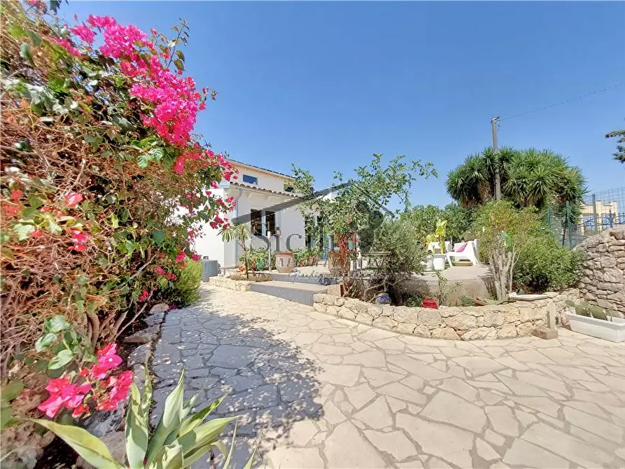 Immagine 2 di Villa in vendita  a Scicli