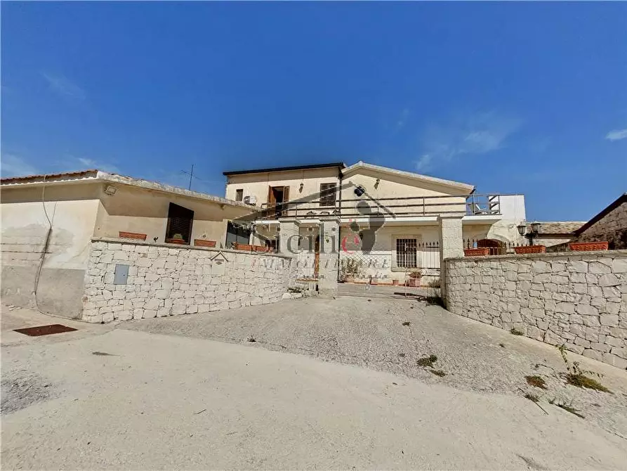 Immagine 1 di Villa in vendita  a Modica