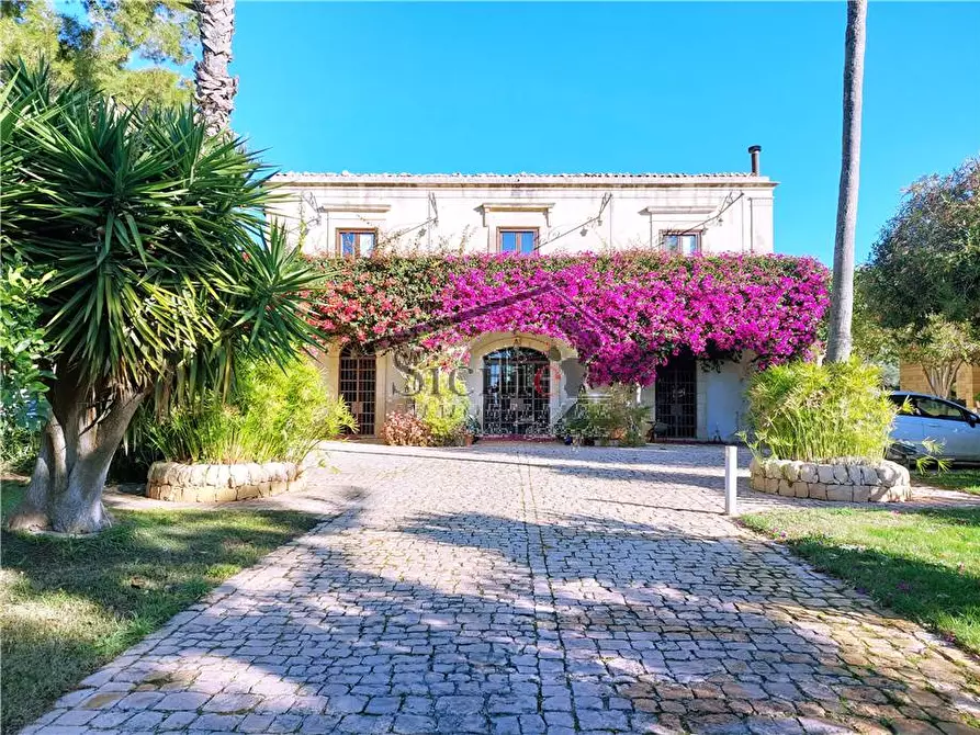 Immagine 1 di Villa in vendita  a Scicli