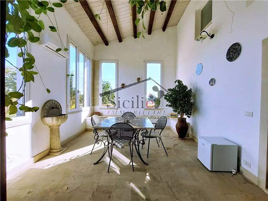 Immagine 11 di Villa in vendita  a Scicli