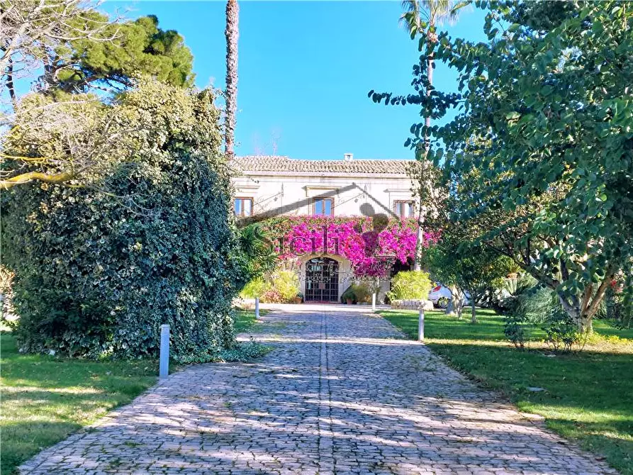 Immagine 2 di Villa in vendita  a Scicli