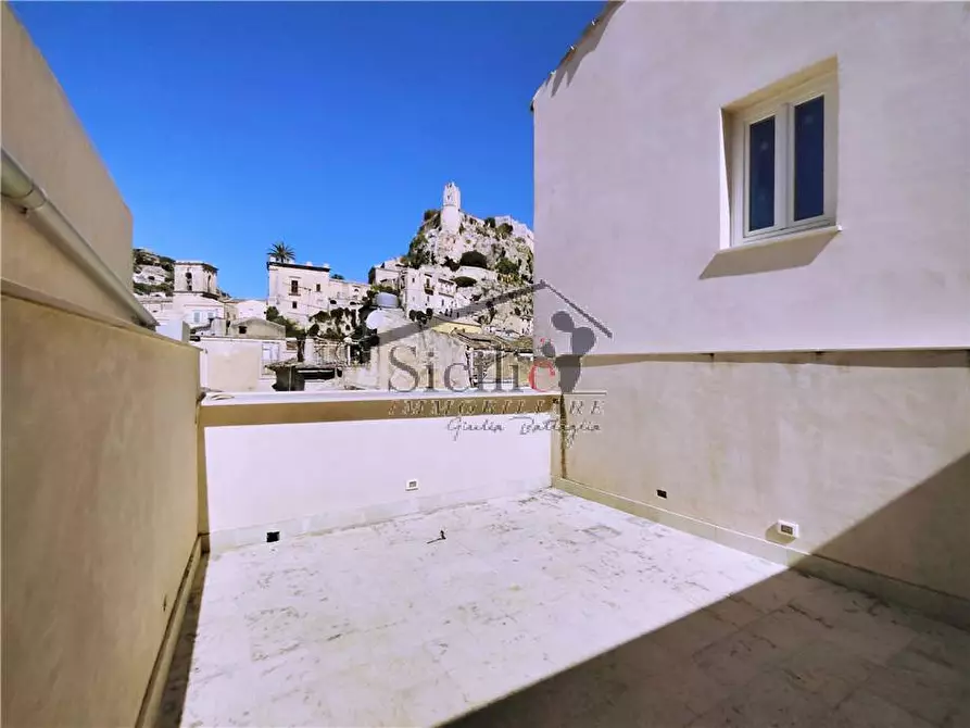 Immagine 13 di Villa in vendita  a Modica