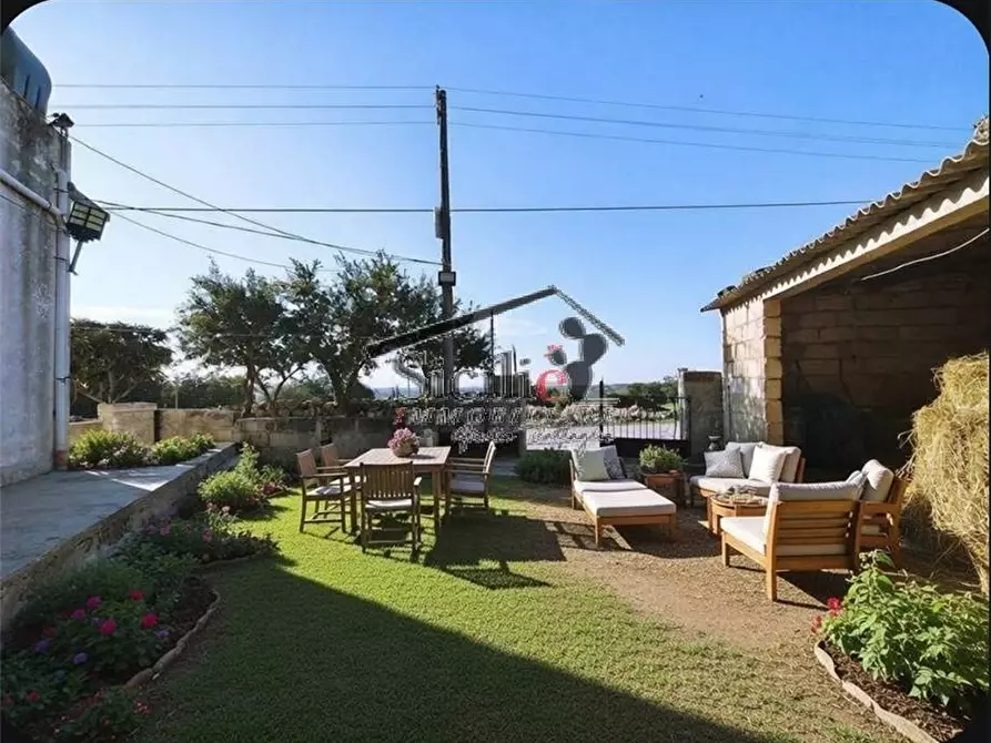 Immagine 1 di Villa in vendita  a Scicli