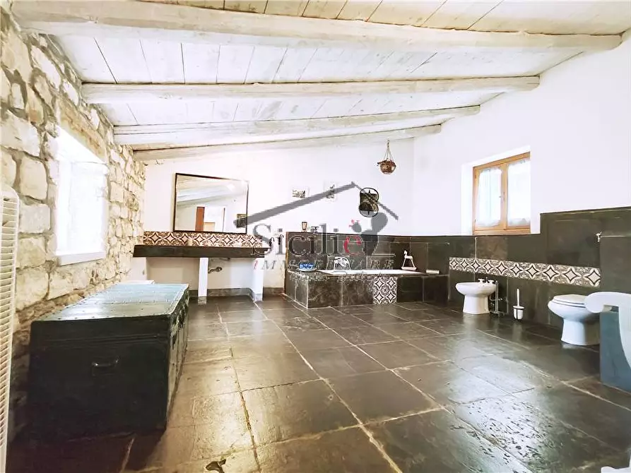 Immagine 11 di Villa in vendita  a Modica