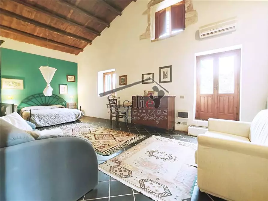 Immagine 12 di Villa in vendita  a Modica
