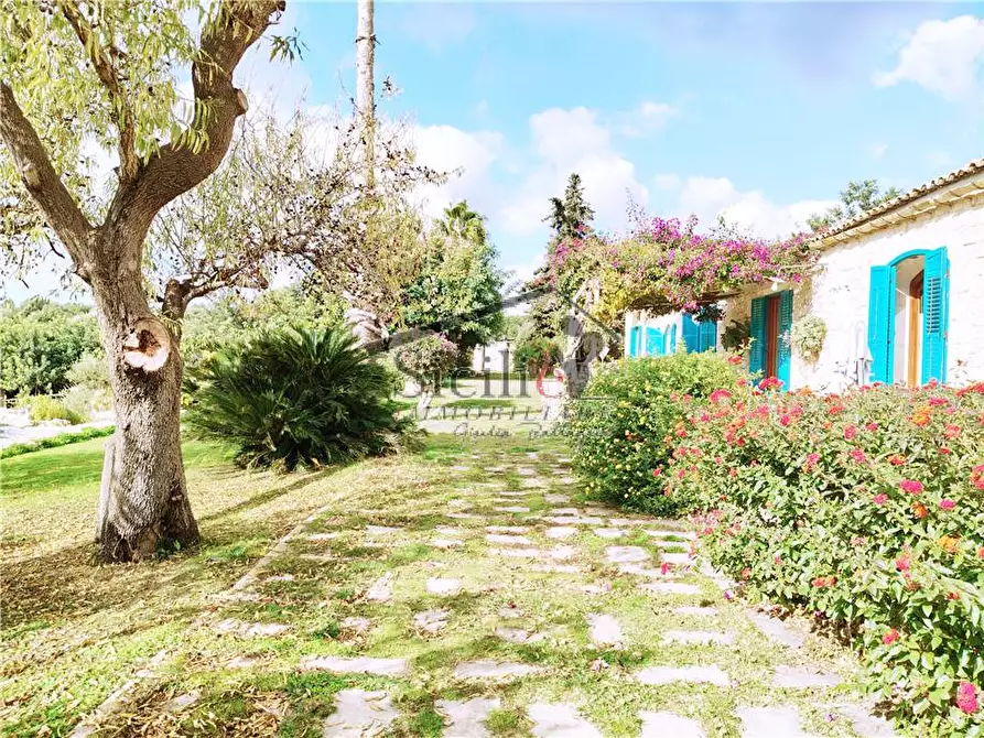 Immagine 2 di Villa in vendita  a Modica