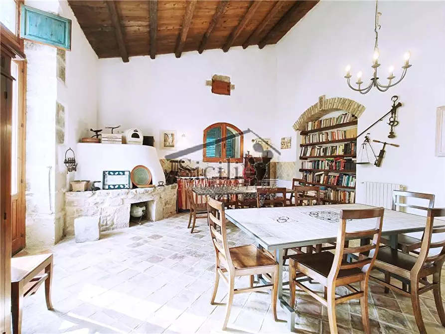 Immagine 5 di Villa in vendita  a Modica