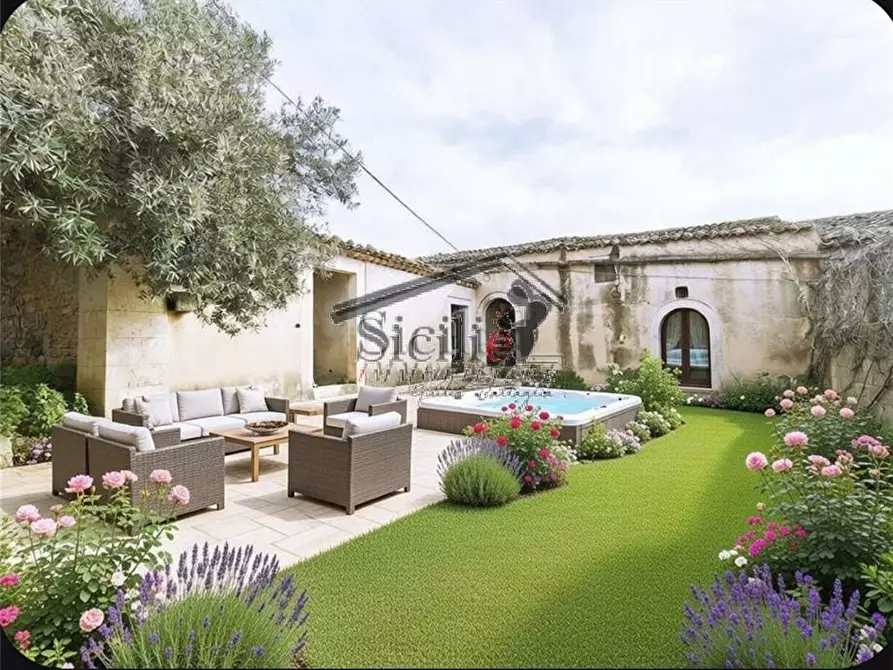Immagine 1 di Villa in vendita  a Scicli