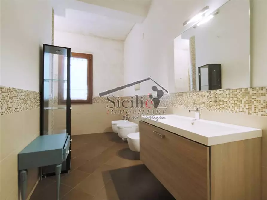 Immagine 11 di Villa in vendita  a Ragusa