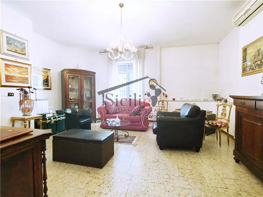Immagine 2 di Villa in vendita  a Ragusa