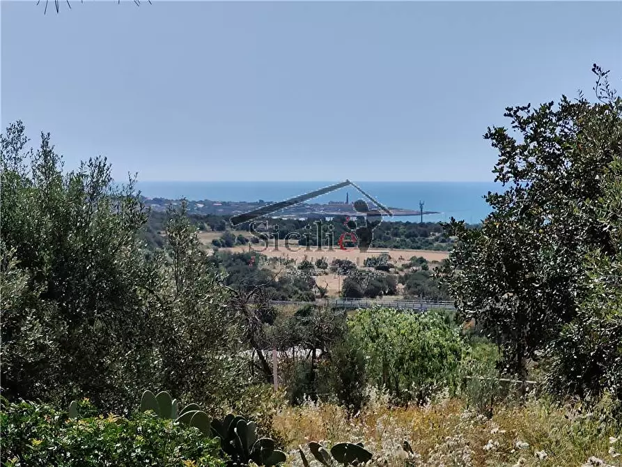 Immagine 1 di Terreno in vendita  a Scicli