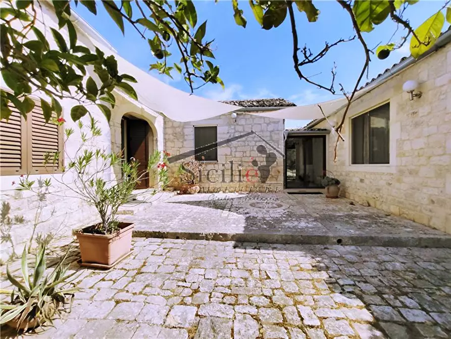 Immagine 1 di Villa in vendita  a Scicli