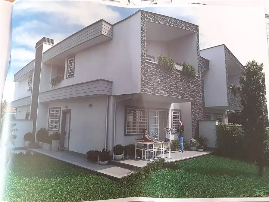 Immagine 5 di Villa in vendita  a Roma