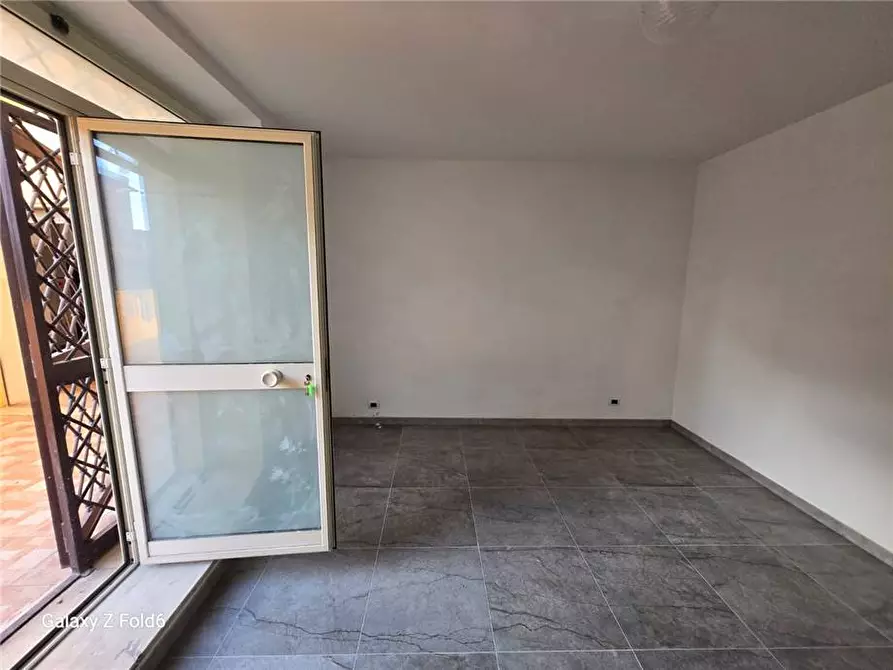 Immagine 2 di Attività commerciale in affitto  a Roma