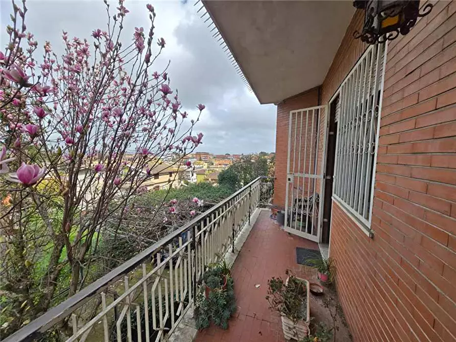 Immagine 1 di Appartamento in vendita  a Roma