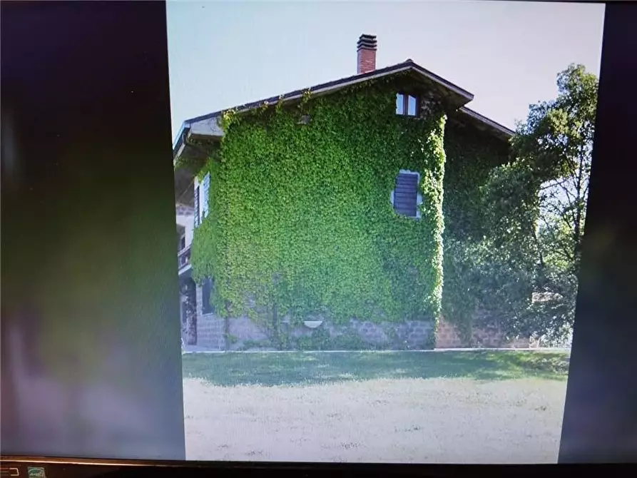 Immagine 5 di Villa in vendita  a Bolsena