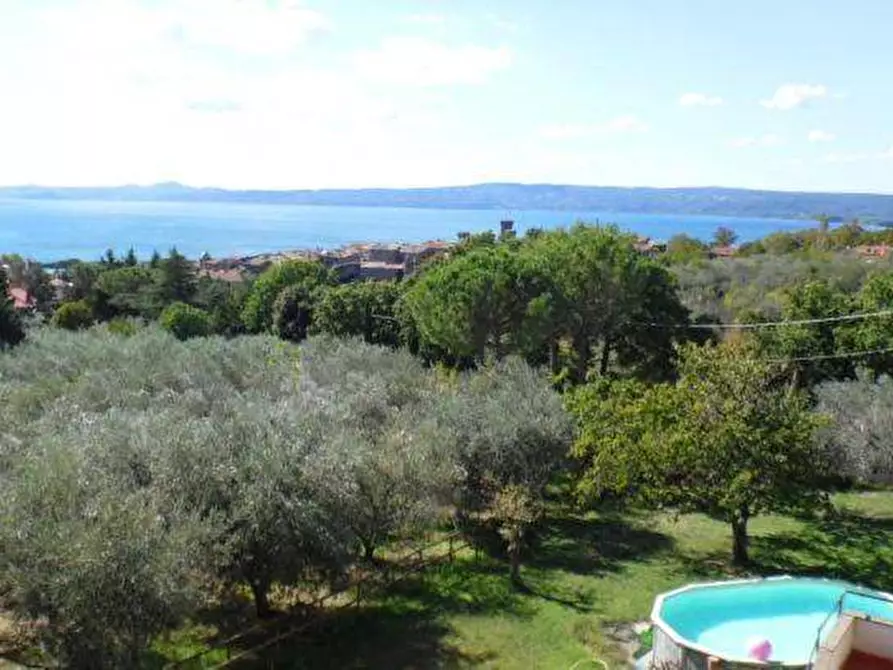 Immagine 5 di Villa in vendita  a Bolsena