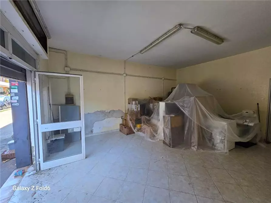 Immagine 2 di Attività commerciale in vendita  a Roma