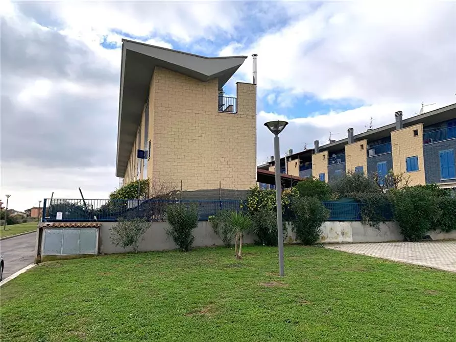 Immagine 3 di Villa in vendita  a Roma