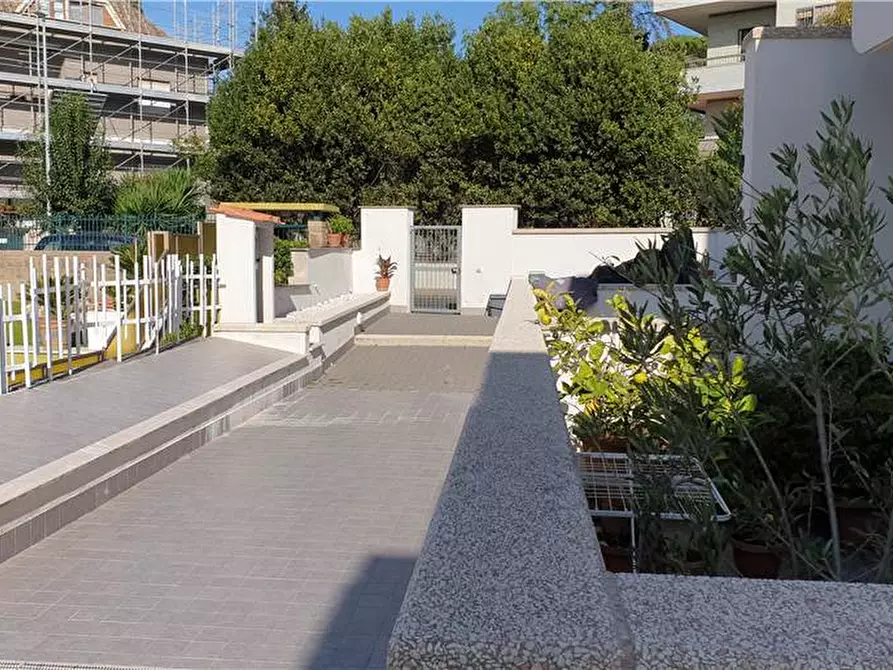 Immagine 2 di Appartamento in affitto  a Roma