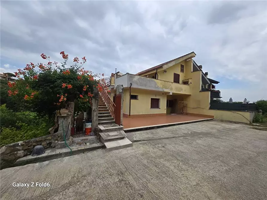 Immagine 1 di Casa bifamiliare in vendita  a Castelnuovo Di Porto