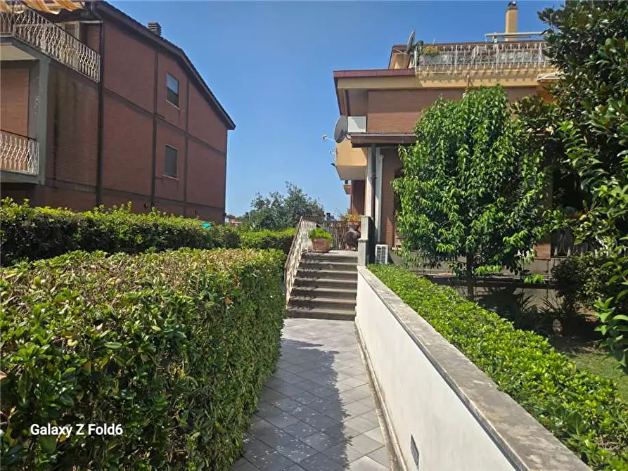 Immagine 2 di Appartamento in vendita  a Roma